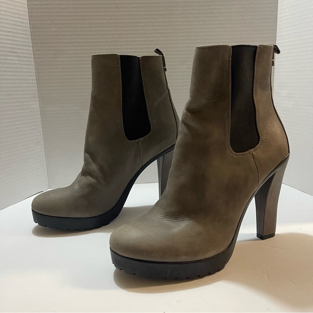 Rosegold Grey heeled‎ boots size 9